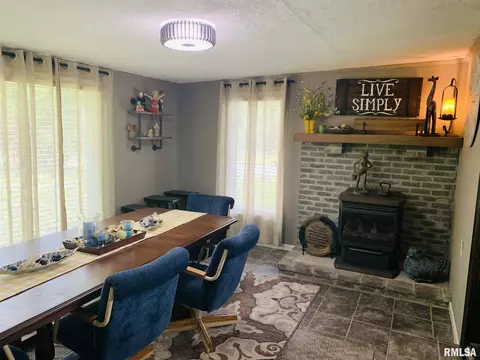 812 E Davie St, Anna, IL 62906 photo 18