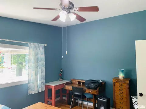 812 E Davie St, Anna, IL 62906 photo 23