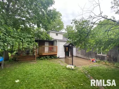 902 S Main St, Benton, IL 62812 photo 7