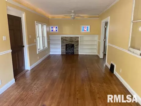 902 S Main St, Benton, IL 62812 photo 15