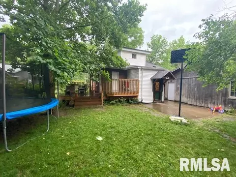 902 S Main St, Benton, IL 62812 photo 4