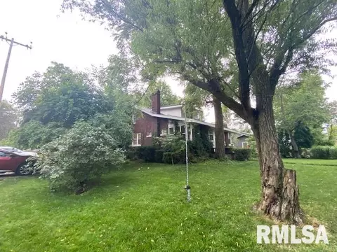 902 S Main St, Benton, IL 62812 photo 2