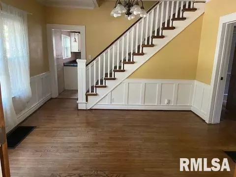 902 S Main St, Benton, IL 62812 photo 14