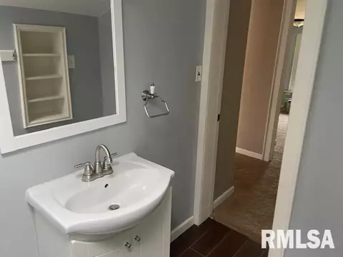 902 S Main St, Benton, IL 62812 photo 29