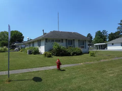 102 W Benedict St, Valier, IL 62891 photo 1
