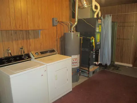 1216 E Bond St, Benton, IL 62812 photo 23