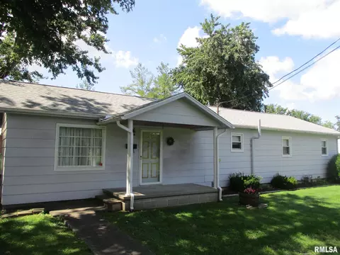 1216 E Bond St, Benton, IL 62812 photo 3