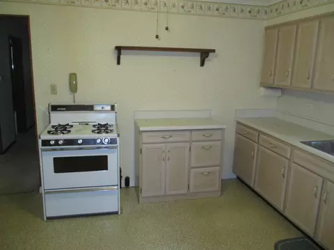 1216 E Bond St, Benton, IL 62812 photo 16