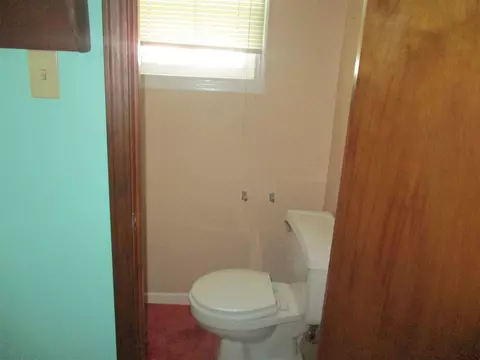 1216 E Bond St, Benton, IL 62812 photo 20