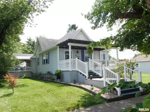 1219 E 2nd St, Centralia, IL 62801 photo 1