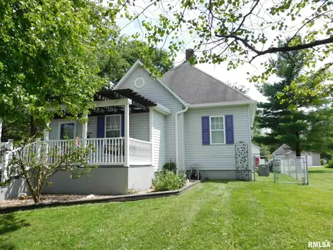 1219 E 2nd St, Centralia, IL 62801 photo 2