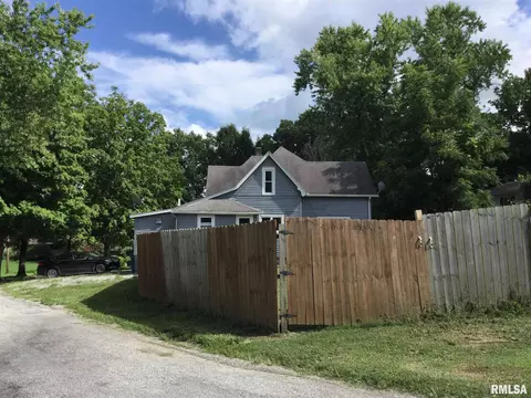 205 Freeman St, Anna, IL 62906 photo 3
