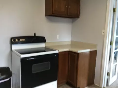 205 Freeman St, Anna, IL 62906 photo 9
