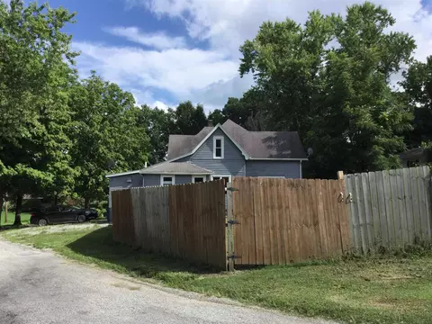 205 Freeman St, Anna, IL 62906 photo 16