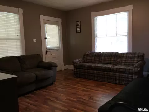 205 Freeman St, Anna, IL 62906 photo 4