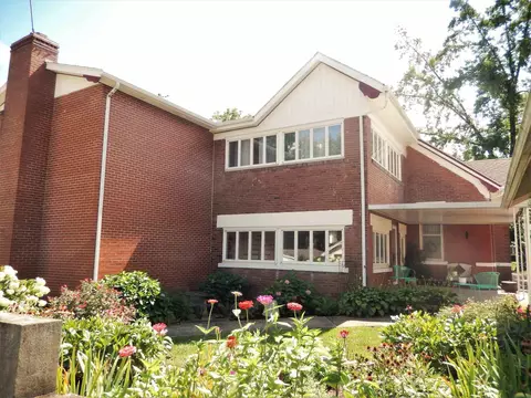 506 W Spring St, Anna, IL 62906 photo 2