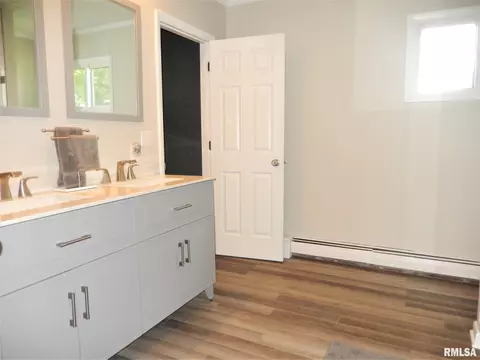 506 W Spring St, Anna, IL 62906 photo 35
