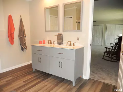 506 W Spring St, Anna, IL 62906 photo 33