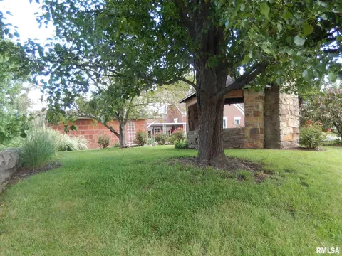 506 W Spring St, Anna, IL 62906 photo 12
