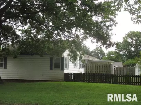 210 Plum St, Anna, IL 62906 photo 8