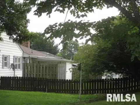 210 Plum St, Anna, IL 62906 photo 10