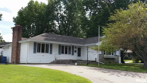 210 Plum St, Anna, IL 62906 photo 1