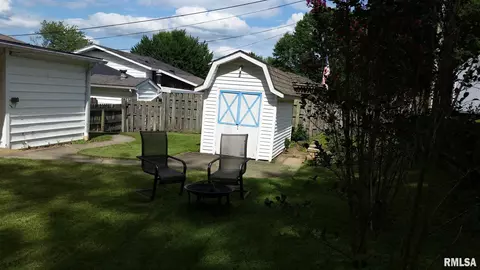 210 Plum St, Anna, IL 62906 photo 5