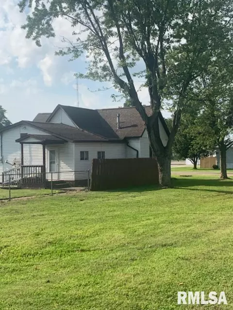 112 E Prairie St, Centralia, IL 62801 photo 3
