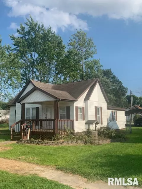 112 E Prairie St, Centralia, IL 62801 photo 2