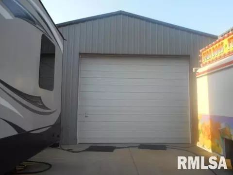 405 Ridgeway Rd, Eldorado, IL 62930 photo 5