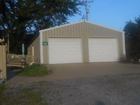 405 Ridgeway Rd, Eldorado, IL 62930 photo 3