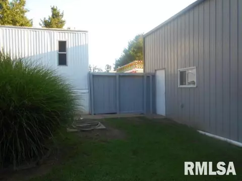 405 Ridgeway Rd, Eldorado, IL 62930 photo 8