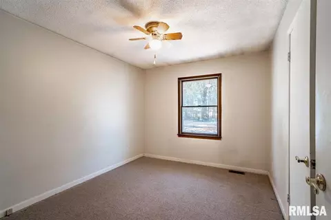 11745 960 E Ln, Mount Carmel, IL 62863 photo 13