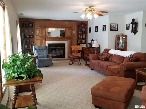 15604 E Nolan Rd, Mount Vernon, IL 62864 photo 3