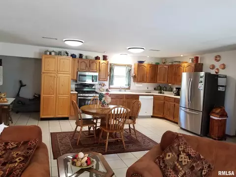 15604 E Nolan Rd, Mount Vernon, IL 62864 photo 5
