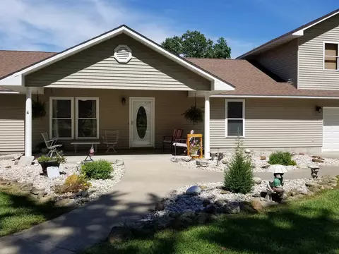 15604 E Nolan Rd, Mount Vernon, IL 62864 photo 2