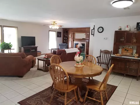 15604 E Nolan Rd, Mount Vernon, IL 62864 photo 9