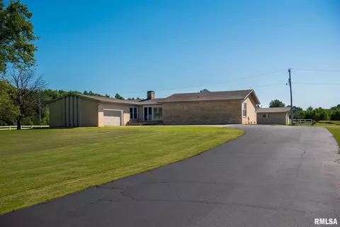 90 Golf Course Rd, Eldorado, IL 62930 photo 2