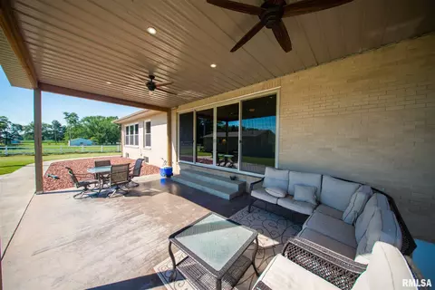 90 Golf Course Rd, Eldorado, IL 62930 photo 9