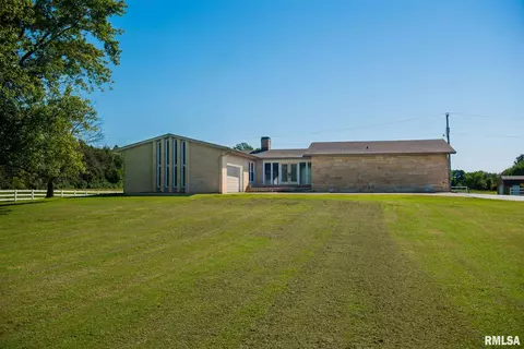 90 Golf Course Rd, Eldorado, IL 62930 photo 1
