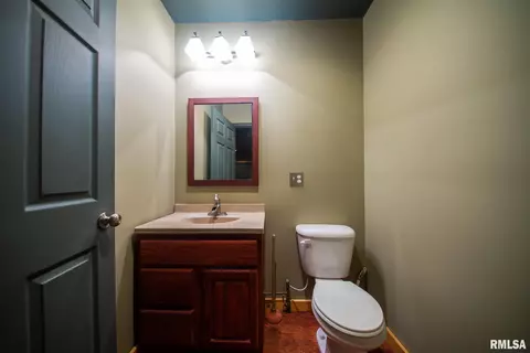 90 Golf Course Rd, Eldorado, IL 62930 photo 15