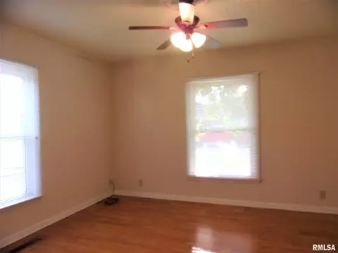 510 N Emma St, Christopher, IL 62822 photo 11