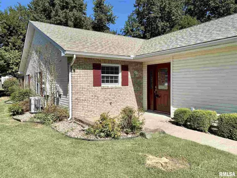 512 Villa Dr, Marion, IL 62959 photo 3