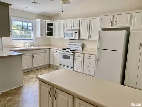 512 Villa Dr, Marion, IL 62959 photo 5
