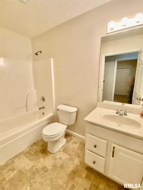 512 Villa Dr, Marion, IL 62959 photo 19