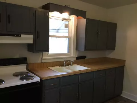 106 E Lewis St, Anna, IL 62906 photo 4