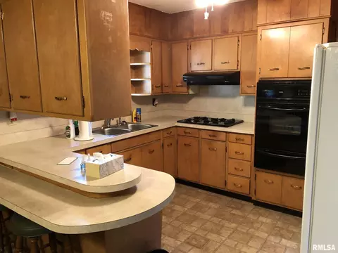312 Red Row St, Marion, IL 62959 photo 11