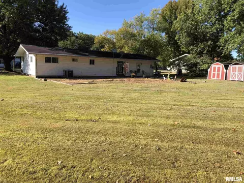312 Red Row St, Marion, IL 62959 photo 4