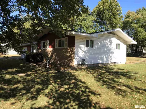 312 Red Row St, Marion, IL 62959 photo 3