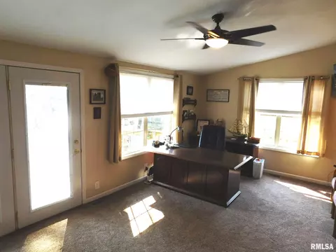 523 E Mitchell St, Salem, IL 62881 photo 15